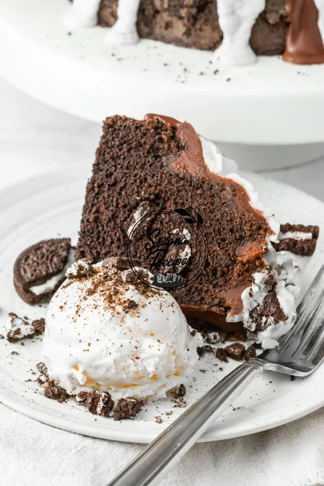 Cookies and Cream Bundt Cake with Oreos