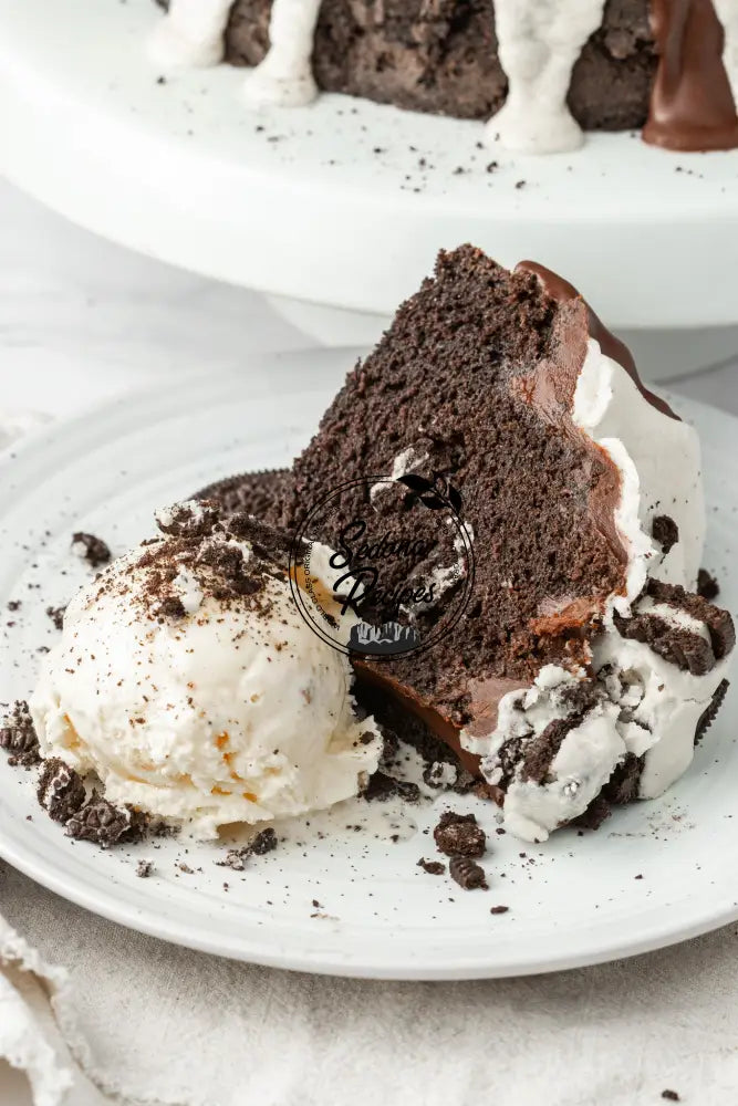 Cookies and Cream Bundt Cake with Oreos