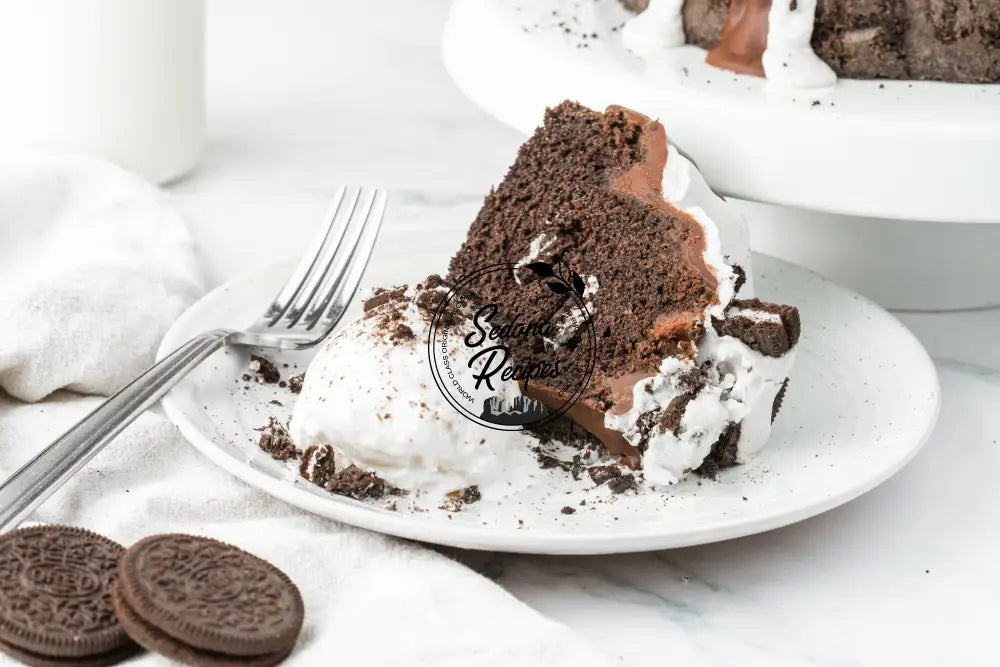 Cookies and Cream Bundt Cake with Oreos