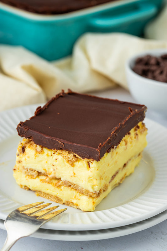 No-Bake Chocolate Éclair Cake