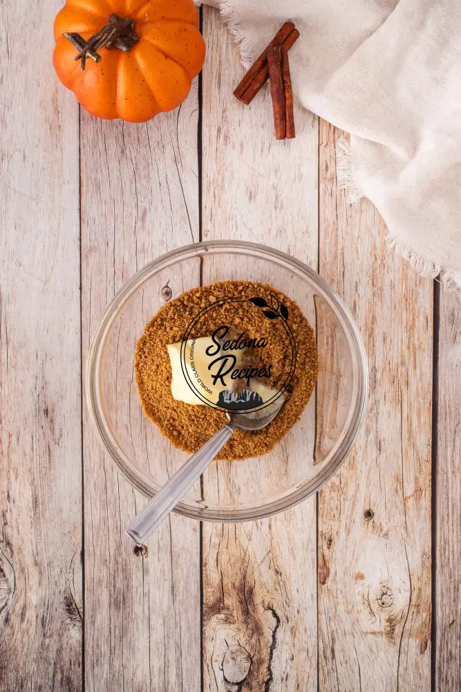 Streusel-Topped Mini Pumpkin Cheesecakes