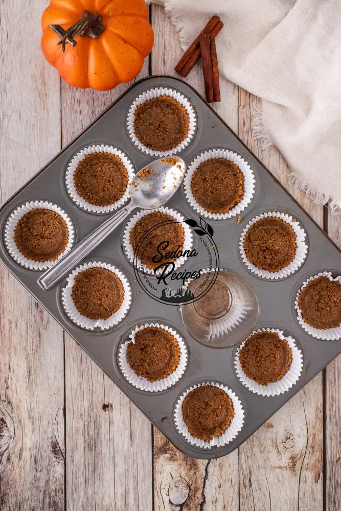 Streusel-Topped Mini Pumpkin Cheesecakes