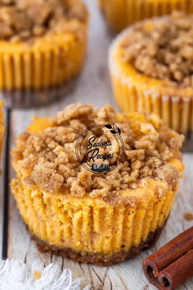 Streusel-Topped Mini Pumpkin Cheesecakes