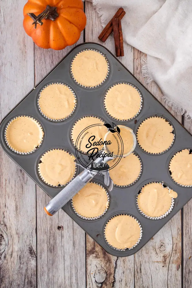 Streusel-Topped Mini Pumpkin Cheesecakes