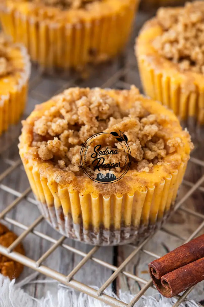 Streusel-Topped Mini Pumpkin Cheesecakes