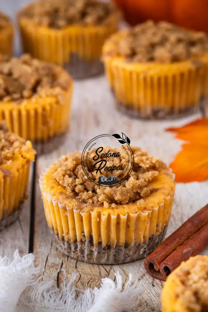 Streusel-Topped Mini Pumpkin Cheesecakes